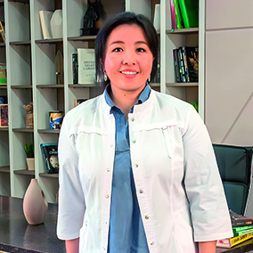 Асем Адылбаева - врач-педиатр, доктор аюрведы, руководитель кафедры аюрведы Института восточной медицины РУДН