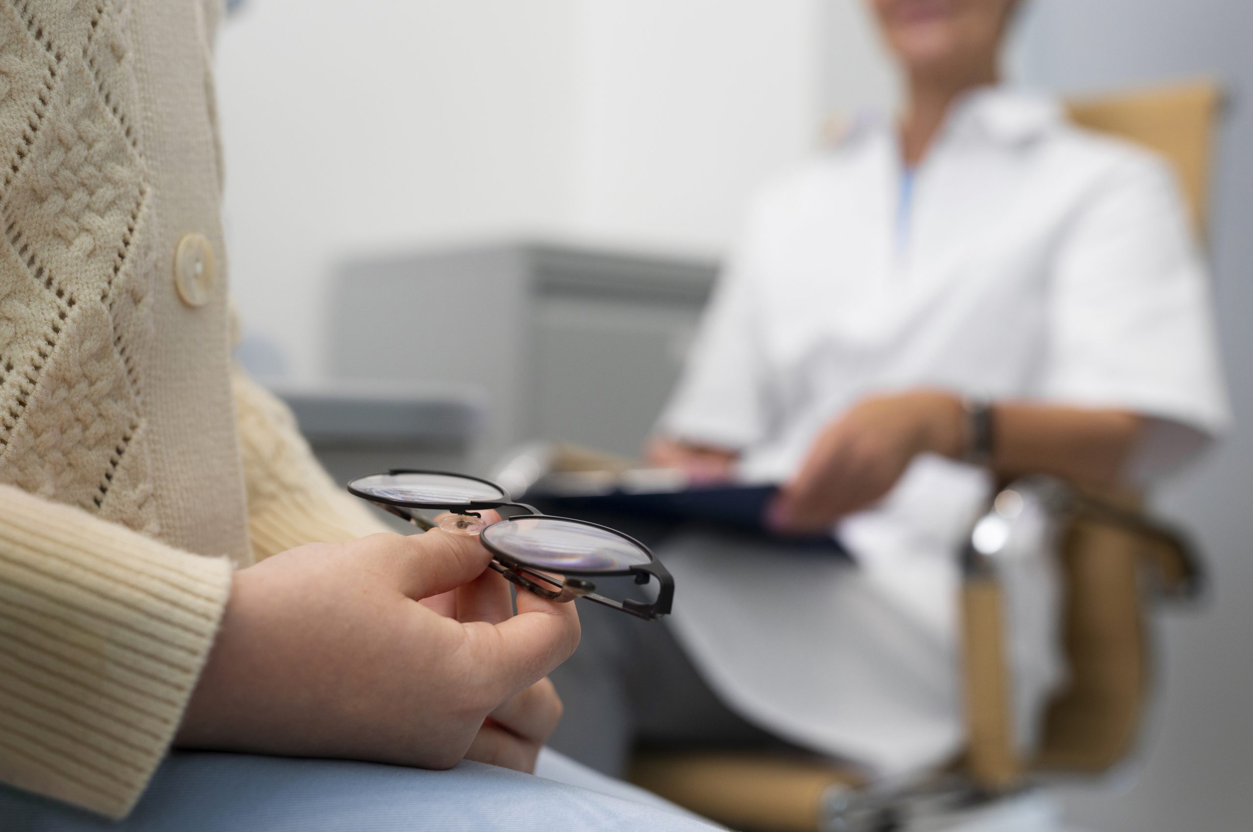patient-ophthalmologist-s-office
